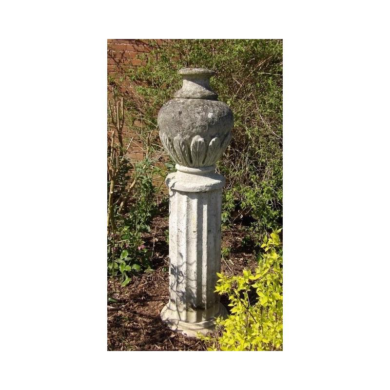 Side view of stone finial 