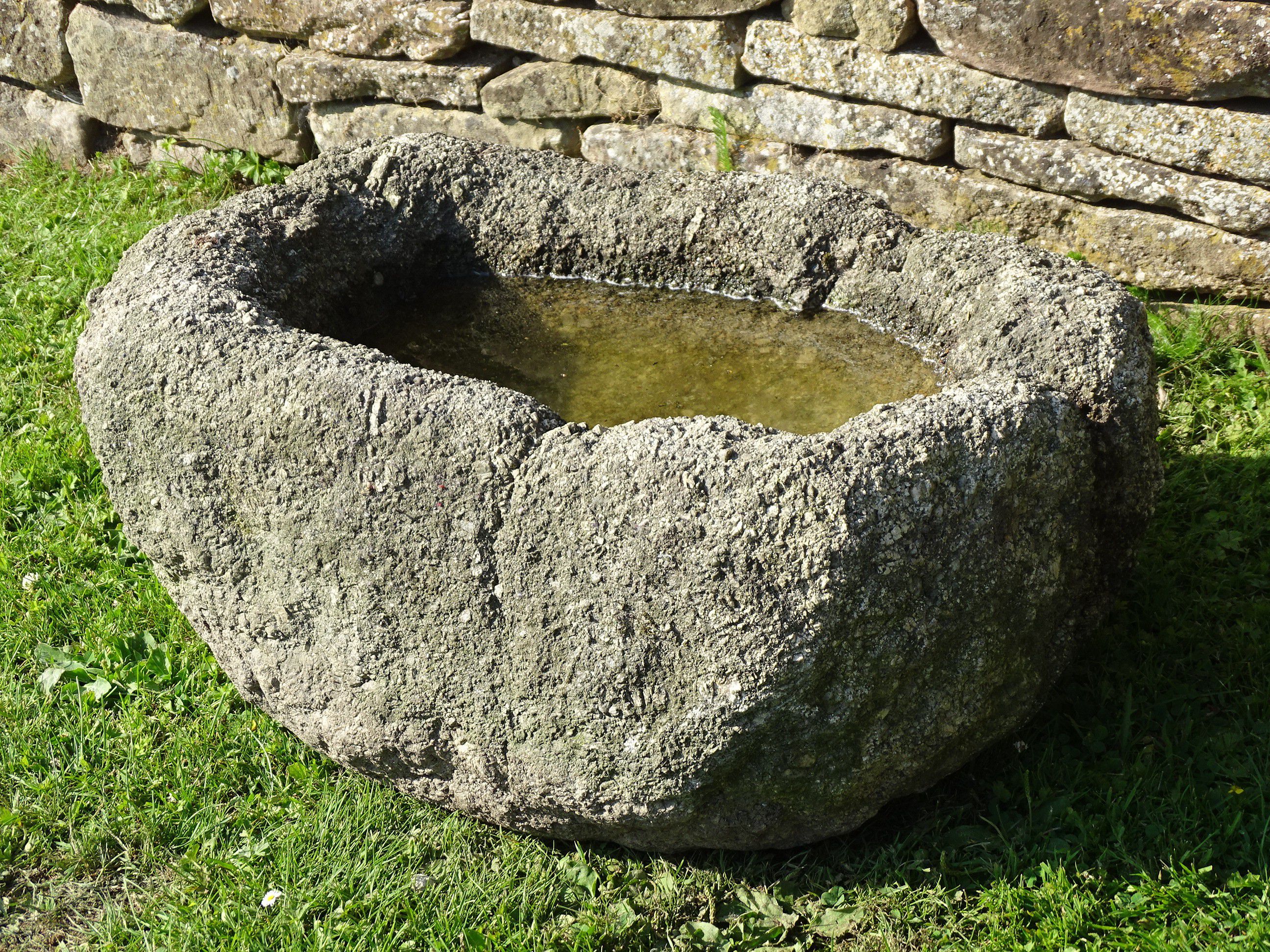 Antique Granite Water BowlNatural Water Bowl For The Garden