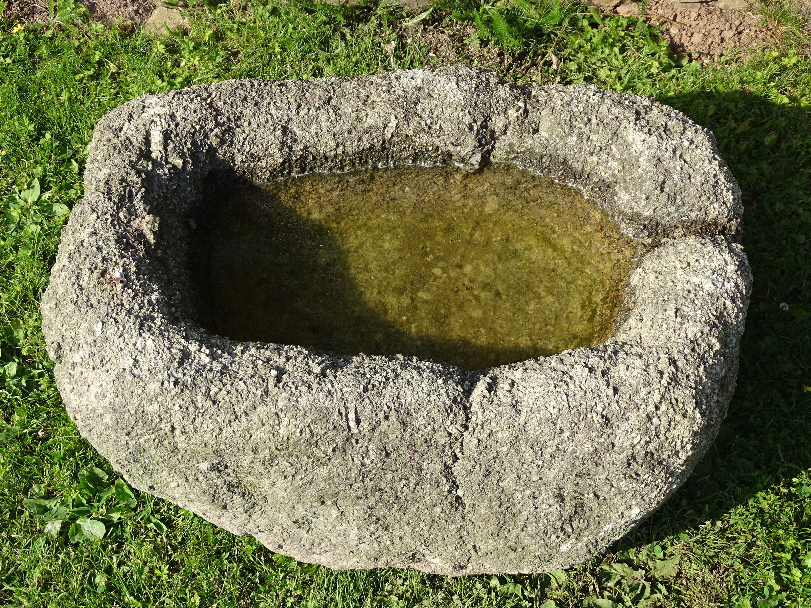 Antique Granite Water BowlNatural Water Bowl For The Garden