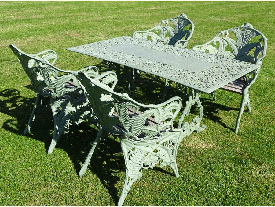 Fernleaf Garden Dining Set
