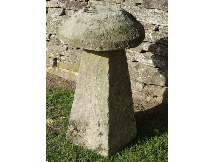 Antique Sandstone Staddlestone