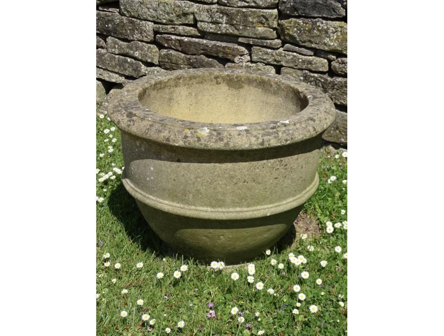 Weathered Minsterstone Planter