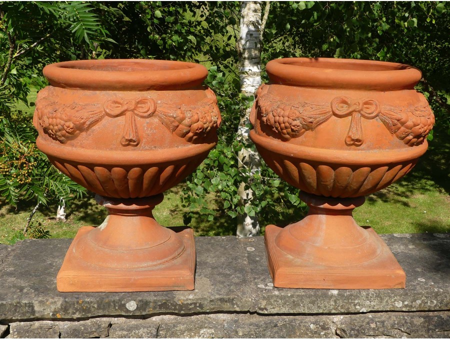 Whichford Pottery Urns (Pair)