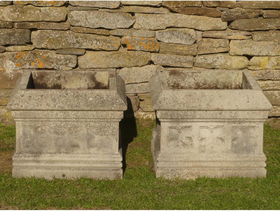 Gothic Garden Planters (Pair)