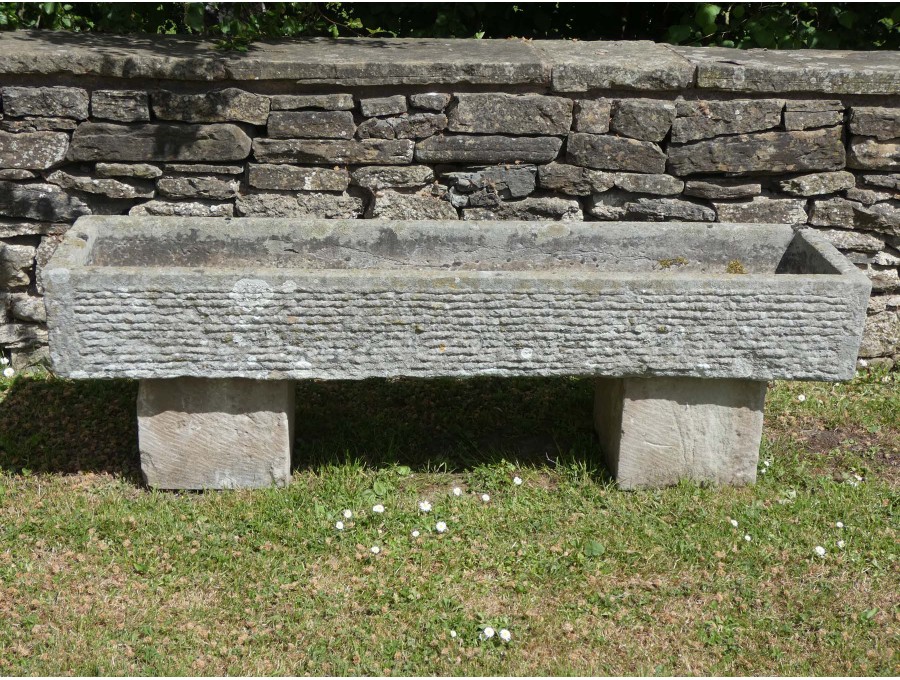 Long Pennant Trough on Blocks