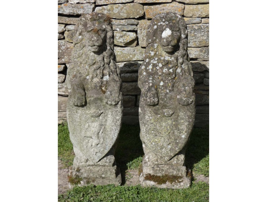 Weathered Garden Lions (Pair)