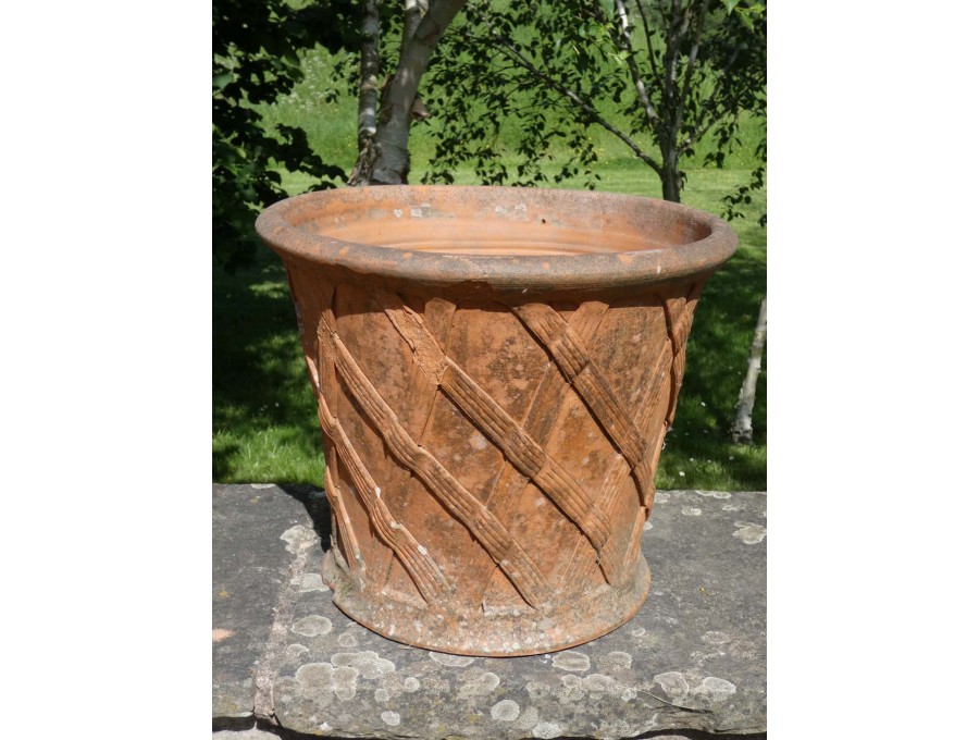 Weathered Whichford Basketweave Planter