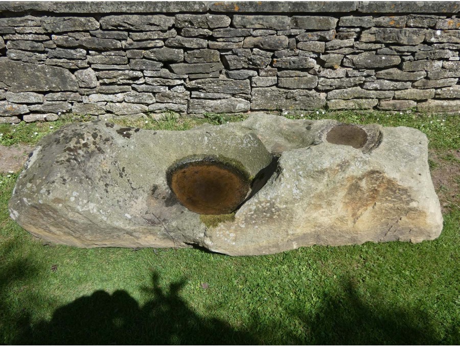 Large Rockery Stone and Pool