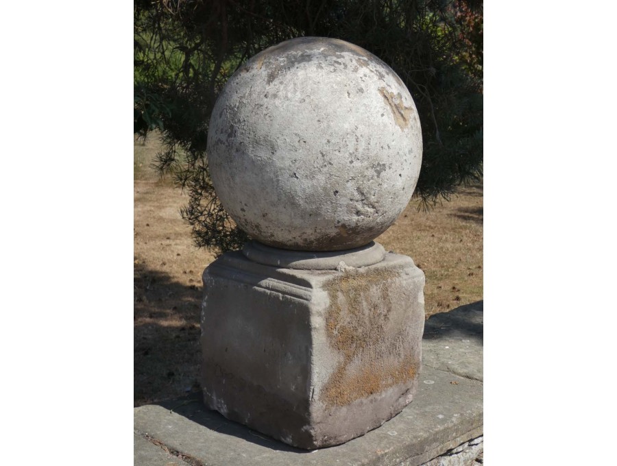 Single Sandstone Ball Finial